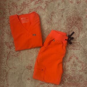 Figs Fiery-Coral Scrub Set